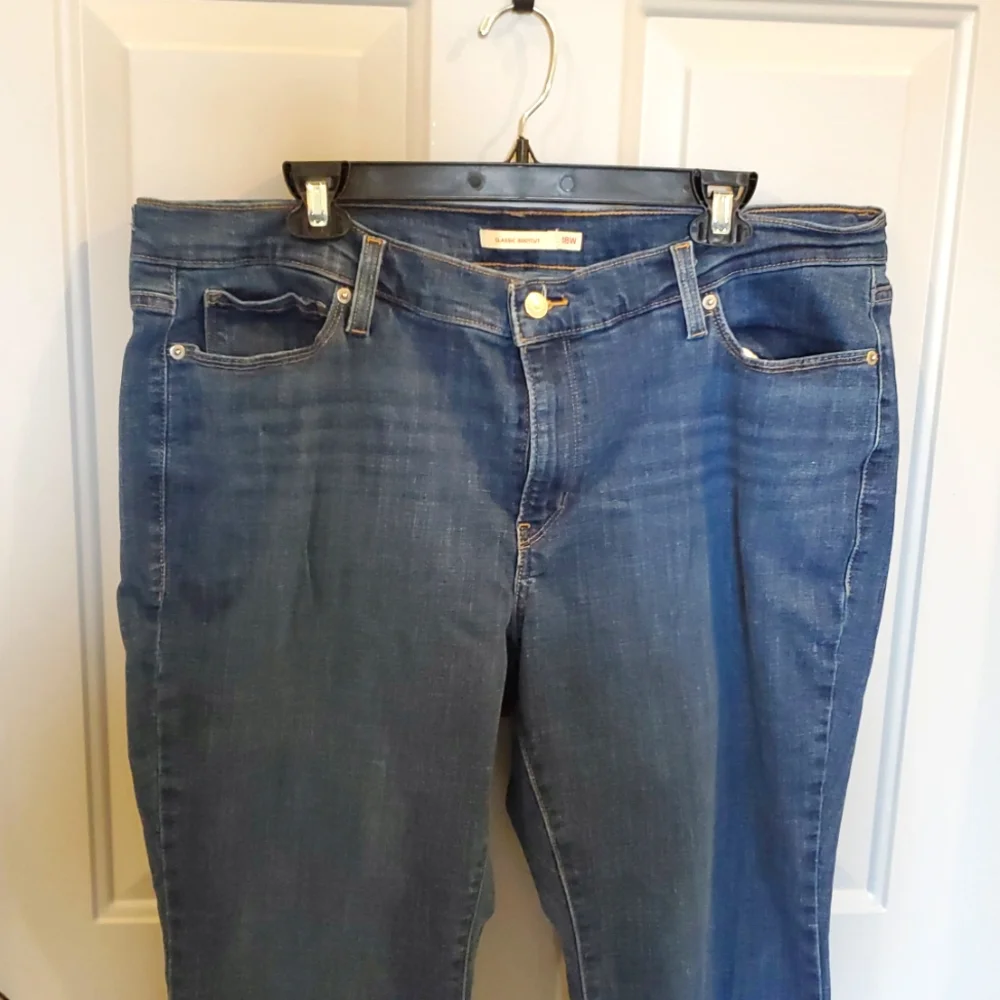 Levi's Women's Boot Cut Jeans - Blue - Picture 5 of 5